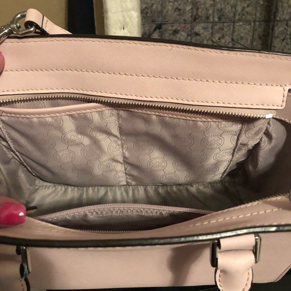 Michael Kors purse - Picture 3 of 4